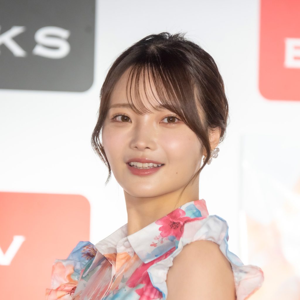 新谷姫加が1st写真集「ひめかわいい。」発売記念取材会に出席