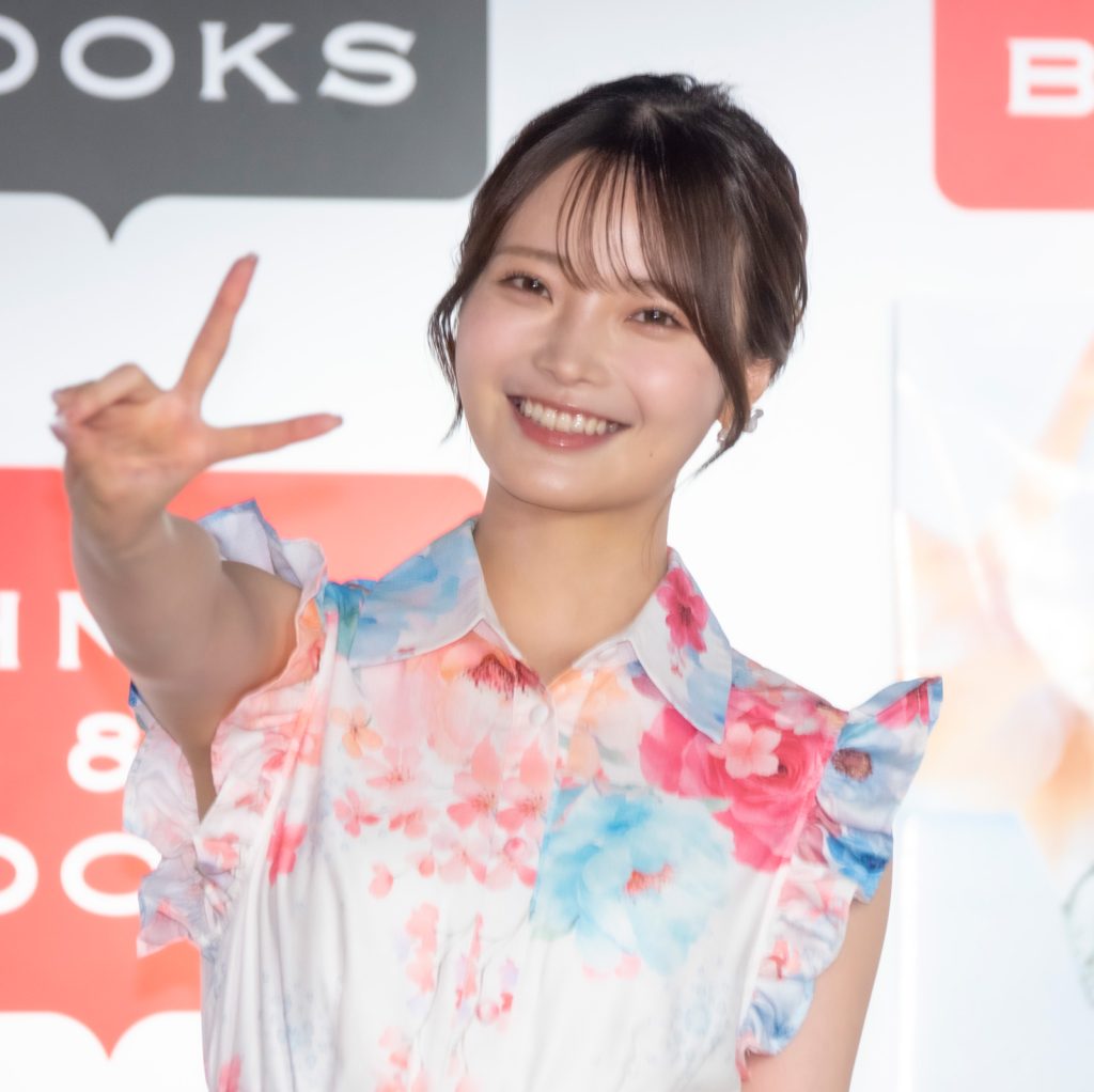 新谷姫加が1st写真集「ひめかわいい。」発売記念取材会に出席