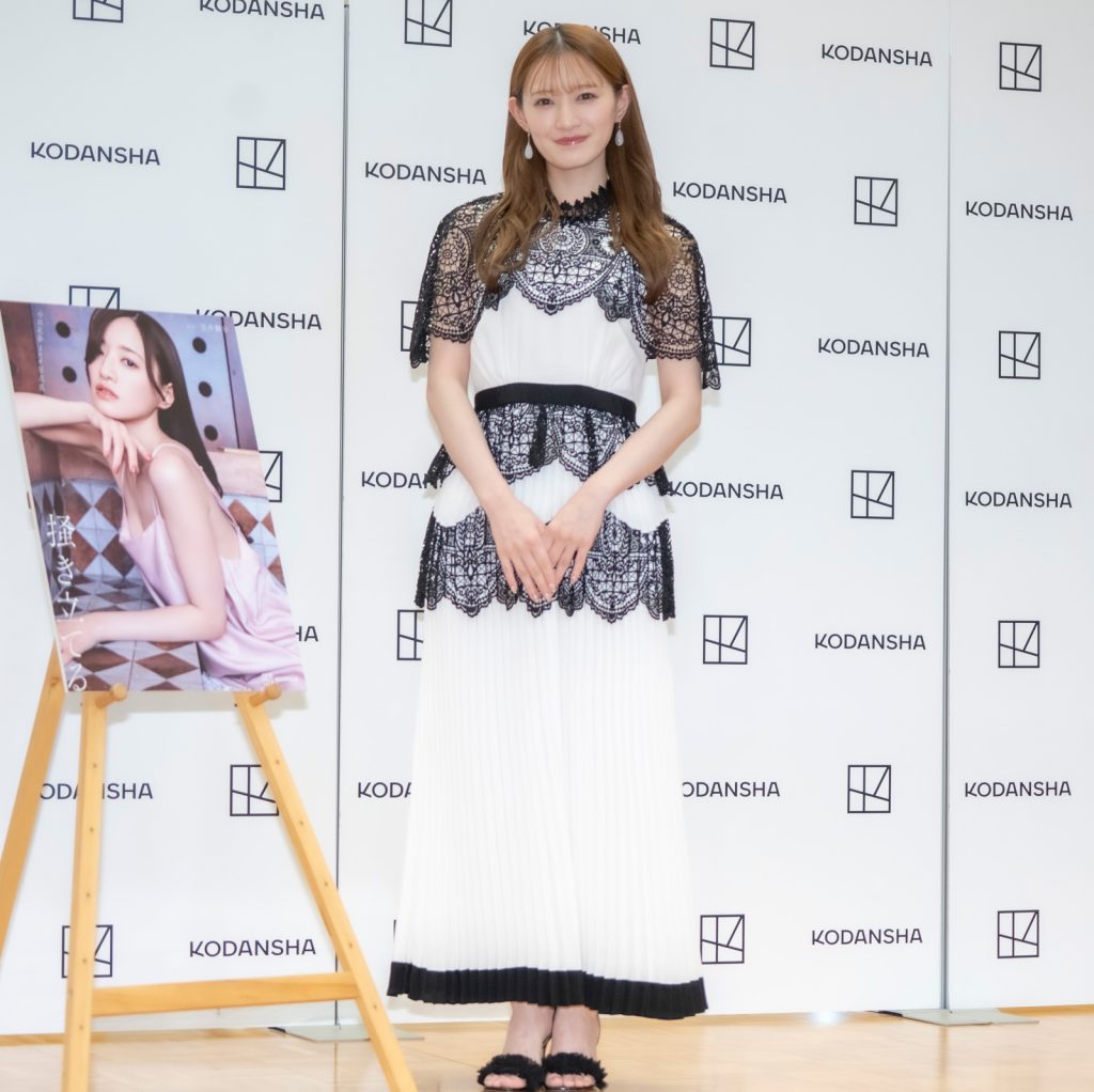 2nd写真集『掻き立てる』発売記念取材会に出席した中田花奈