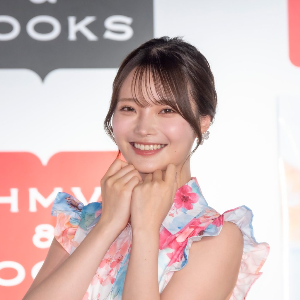 新谷姫加が1st写真集「ひめかわいい。」発売記念取材会に出席