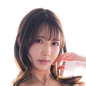 身長170cmのクールビューティー美女、“凄艶”ボディーで魅せる最新作