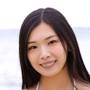 黒髪ロングのキレイなお姉さんは“はれんち”尽くし…“一緒に麻雀が打てるグラドル”1st DVDリリース