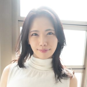 妖艶美熟女グラドルが華麗にデビュー！2025年上半期最大のハードグラビアを展開