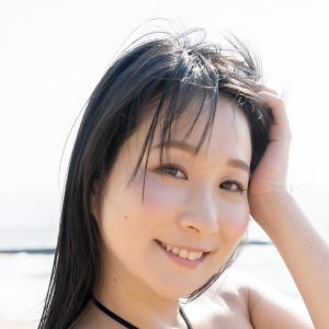 “グラドルレジェンド”が描くファンタジー…自ら脚本を執筆したグラビア作品