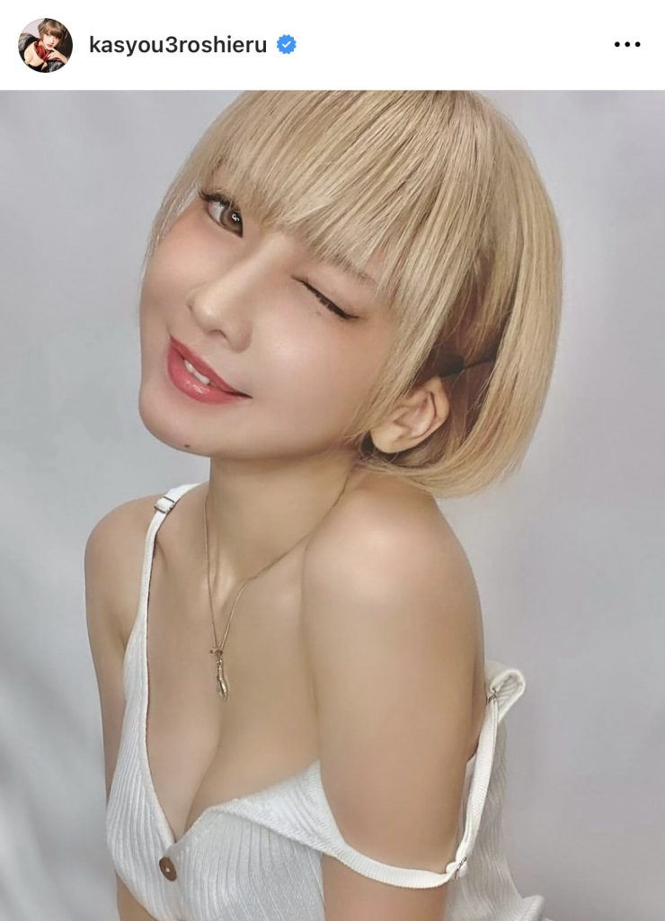 火将ロシエルが誕生日を迎えたことを笑顔で報告