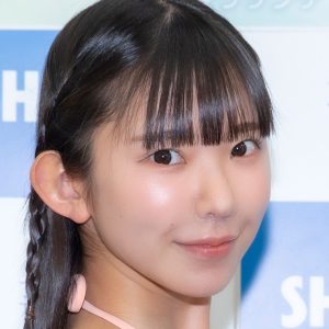 グラビアアイドル長澤茉里奈“まりちゅう”、私服姿でビール片手にニッコニコ…年確必至の姿に「元気いっぱいでカワイイ」「中学生に見える」「これは小学生」