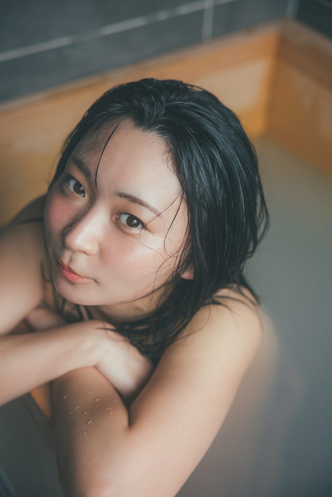 アンゴラ村長1st写真集『標準体型』より