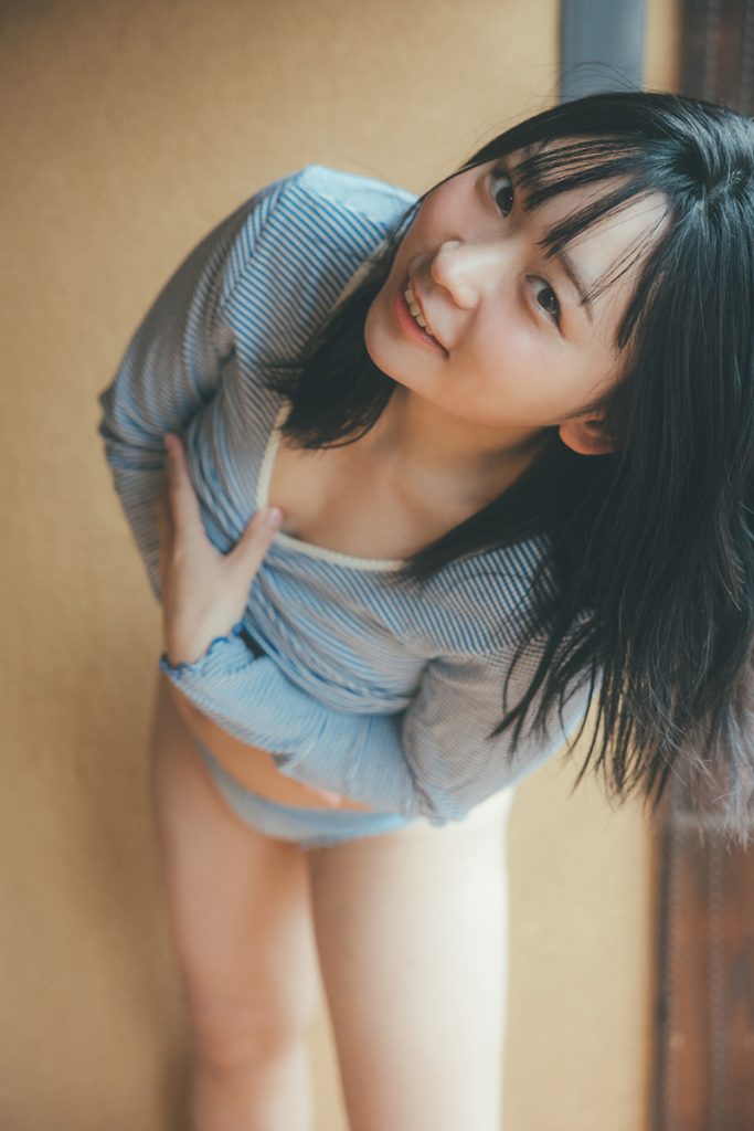 アンゴラ村長1st写真集『標準体型』より