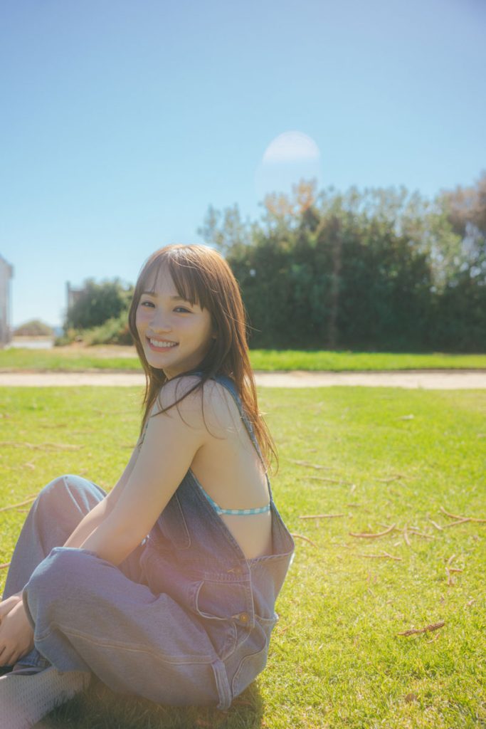 川栄李奈1st写真集『youphoria』より