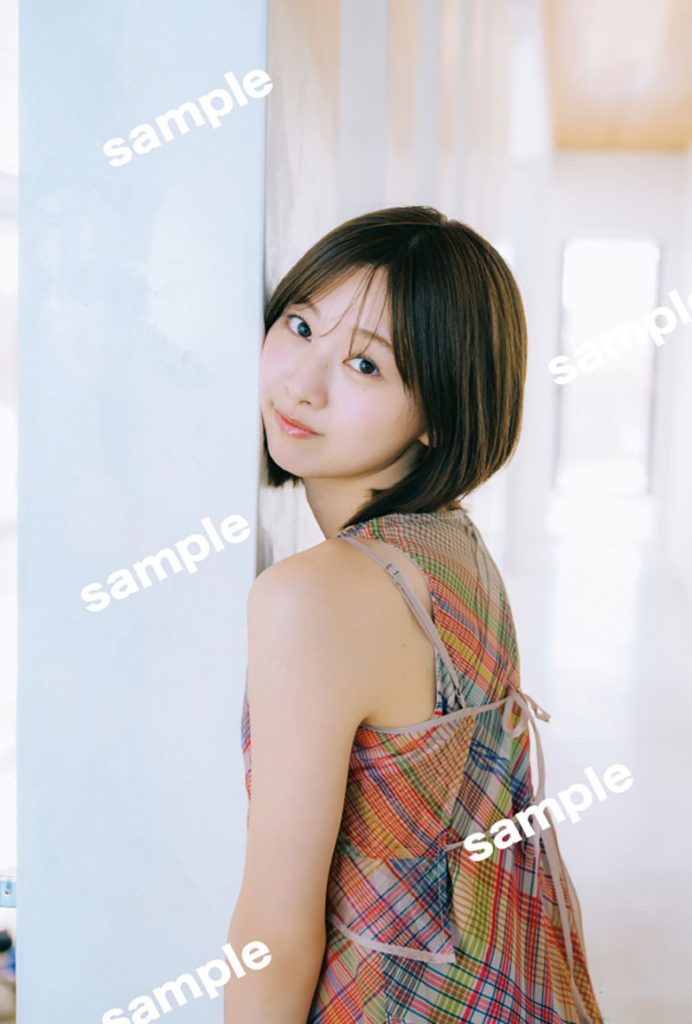 日向坂46富田鈴花1st写真集『鈴花サーキット』より書店別特典ポストカード：楽天ブックス