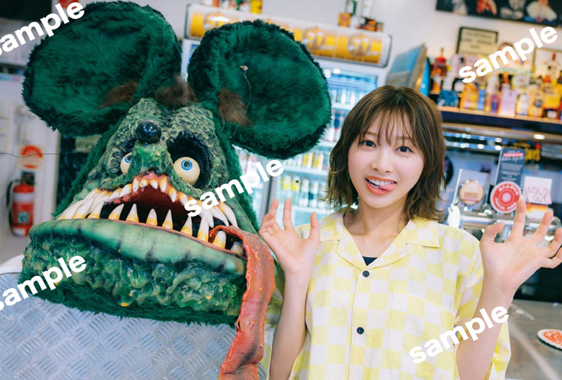 日向坂46富田鈴花1st写真集『鈴花サーキット』より書店別特典ポストカード：タワーレコード