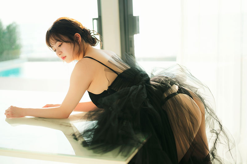 江籠裕奈3rd写真集『I DO Love』より