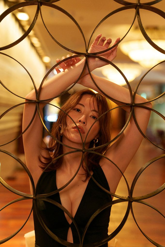 松井珠理奈2nd写真集『アイヲシル』(宝島社)より