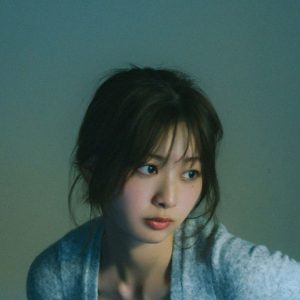 日向坂46富田鈴花、スタイルの良さが際立つボディースーツ姿披露「自分でも思い入れが強い衣装」