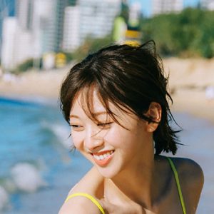 日向坂46・富田鈴花1st写真集『鈴花サーキット』より本編水着カット第1弾解禁