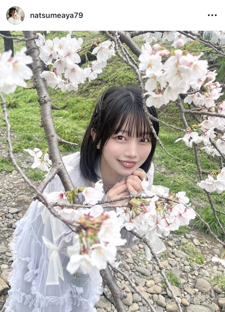 桜も本人も美しいカット