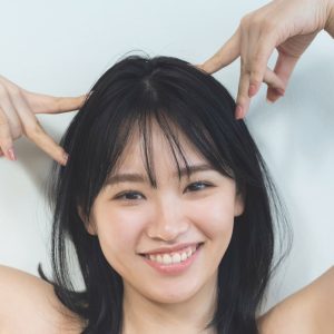 人気アイドルグループのメンバーがフルスロットルのグラビア