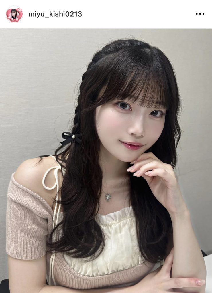 カメラ目線でニッコリ