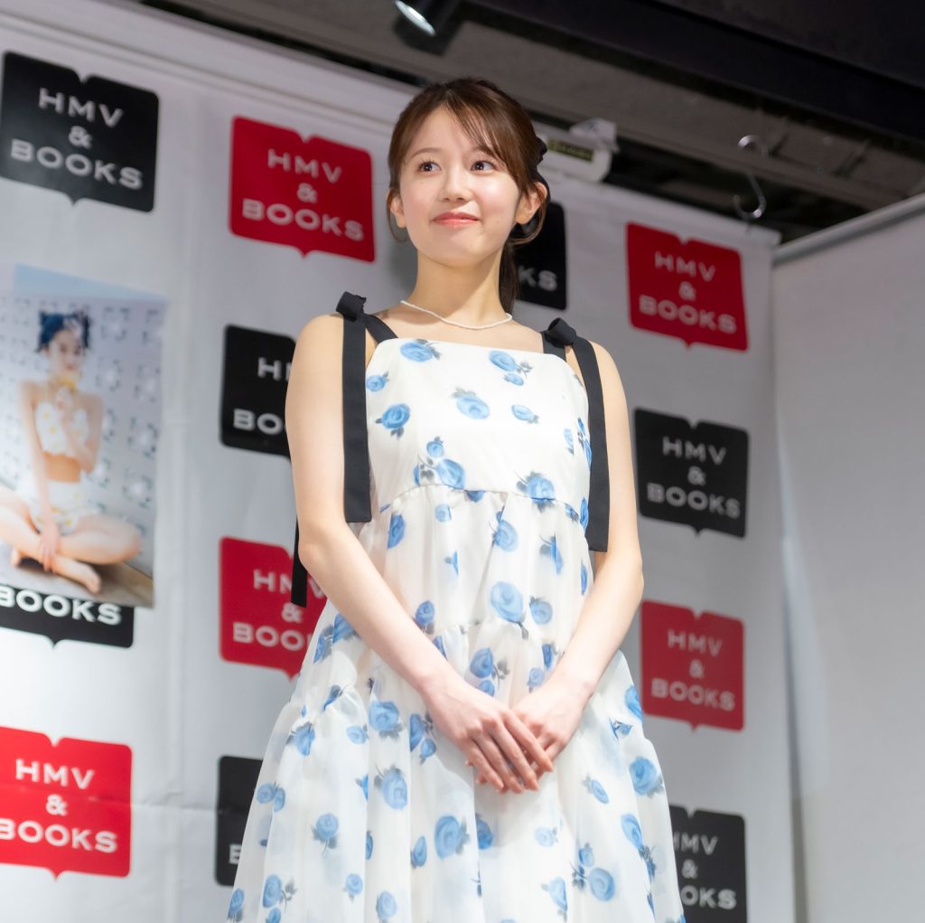 AKB48・正鋳真優が1st写真集『付き合ってください』(双葉社)発売記念取材会に出席