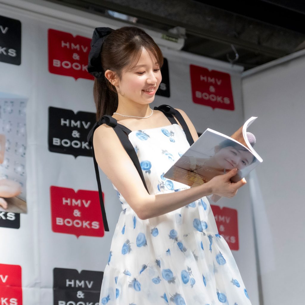 AKB48・正鋳真優が1st写真集『付き合ってください』(双葉社)発売記念取材会に出席