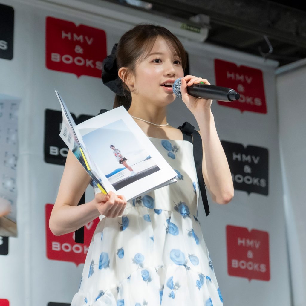 AKB48・正鋳真優が1st写真集『付き合ってください』(双葉社)発売記念取材会に出席