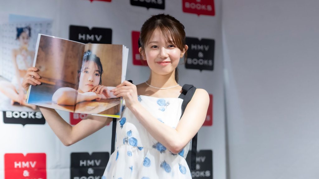 AKB48・正鋳真優が1st写真集『付き合ってください』(双葉社)発売記念取材会に出席