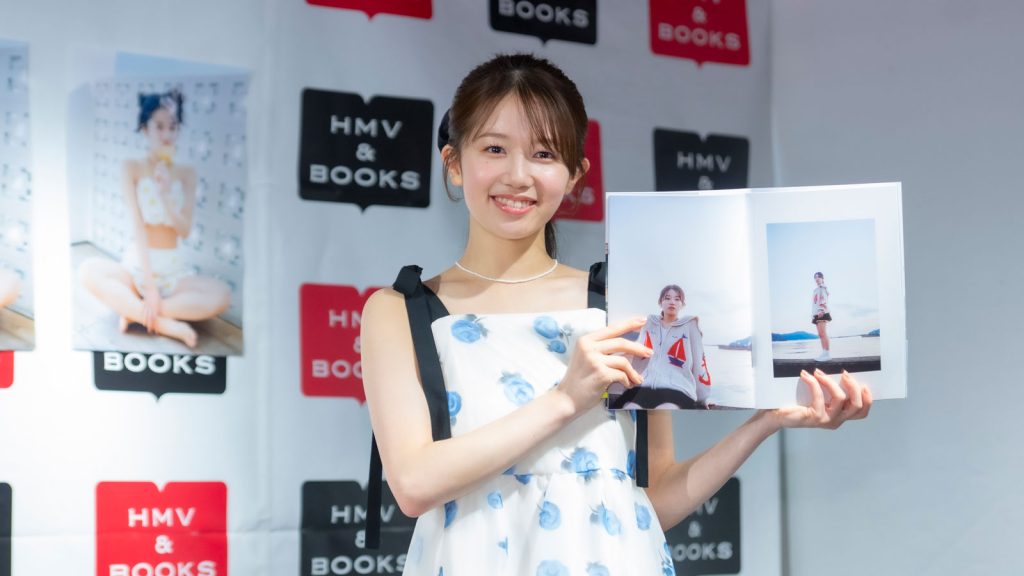 AKB48・正鋳真優が1st写真集『付き合ってください』(双葉社)発売記念取材会に出席