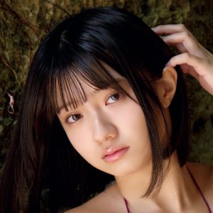 高身長の元アイドル、親近感あふれる家庭教師役に…キュートな笑顔とスレンダーボディーに癒やされる