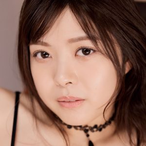 現役看護師グラドル、無邪気な笑顔とレベチなボディーにギャップ萌え