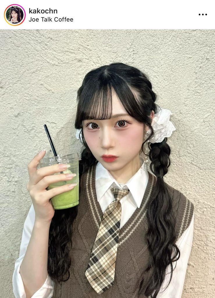 抹茶ラテにご機嫌のかこちゃん