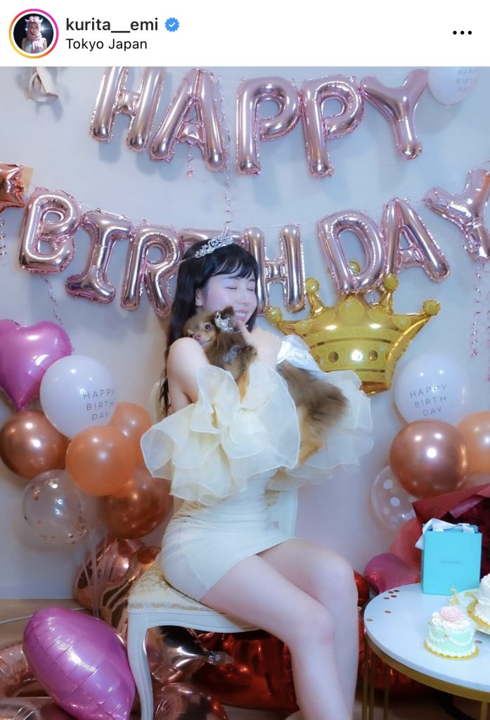 誕生日を祝福されるくりえみ