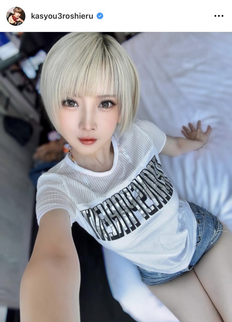 Tシャツ＆ショートパンツ姿の火将ロシエル