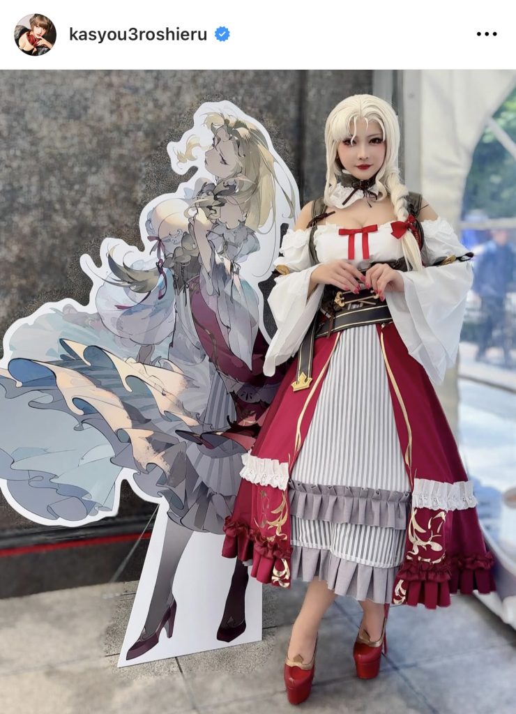 パネルとの記念撮影でうれしそうな火将ロシエル