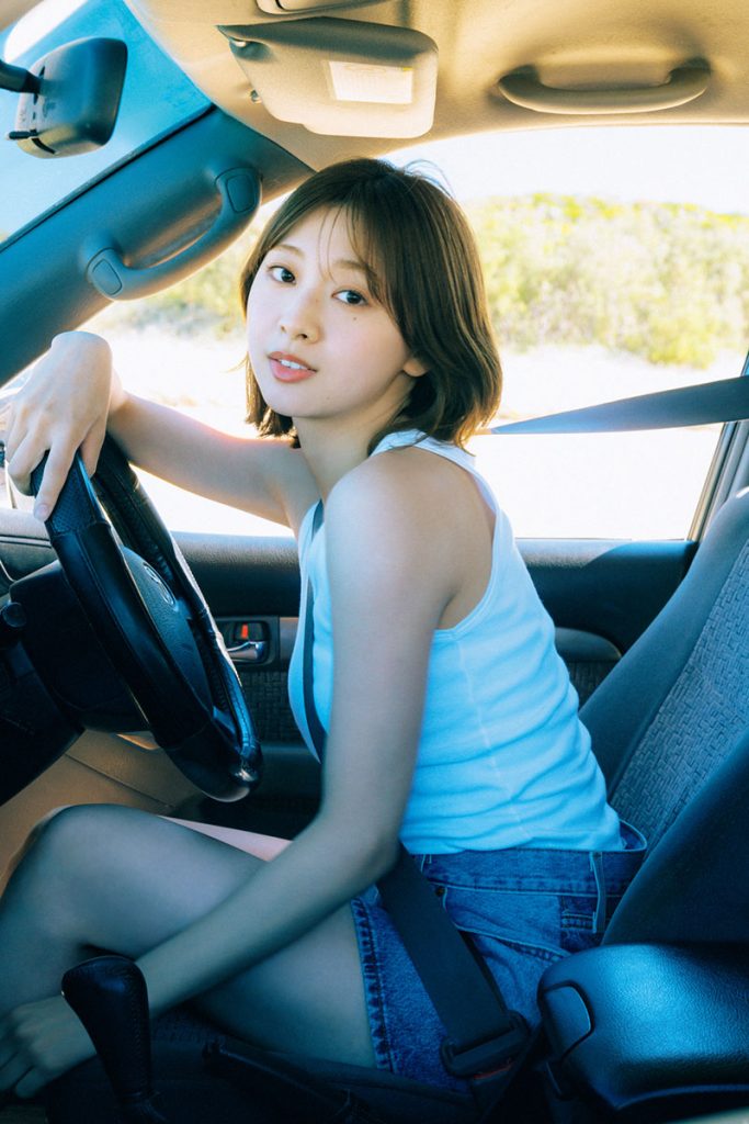 「週刊FLASH」に登場している富田鈴花