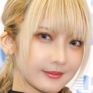 火将ロシエル、タンクトップからあふれる美ボディーにファン歓喜「最高にカワイイ」「ステキなお姉さん」「眼差しに吸い込まれそう」