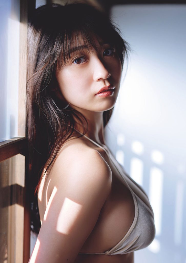 『週刊プレイボーイ37号』に登場している溝端葵