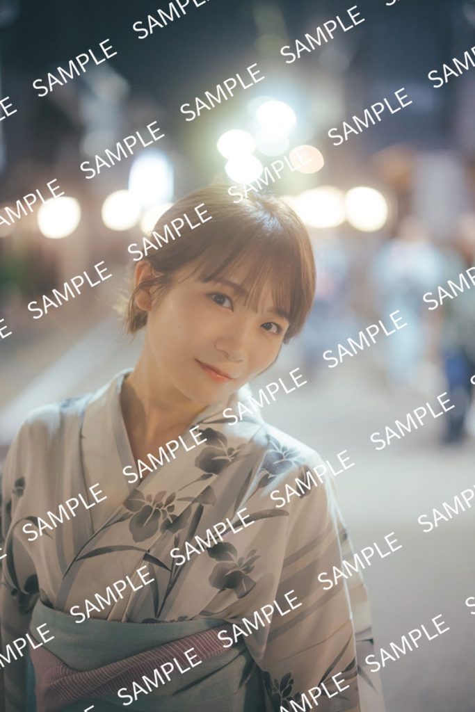 秋元真夏フォトブック『淡淡(あわあわ)』(幻冬舎)より封入特典2