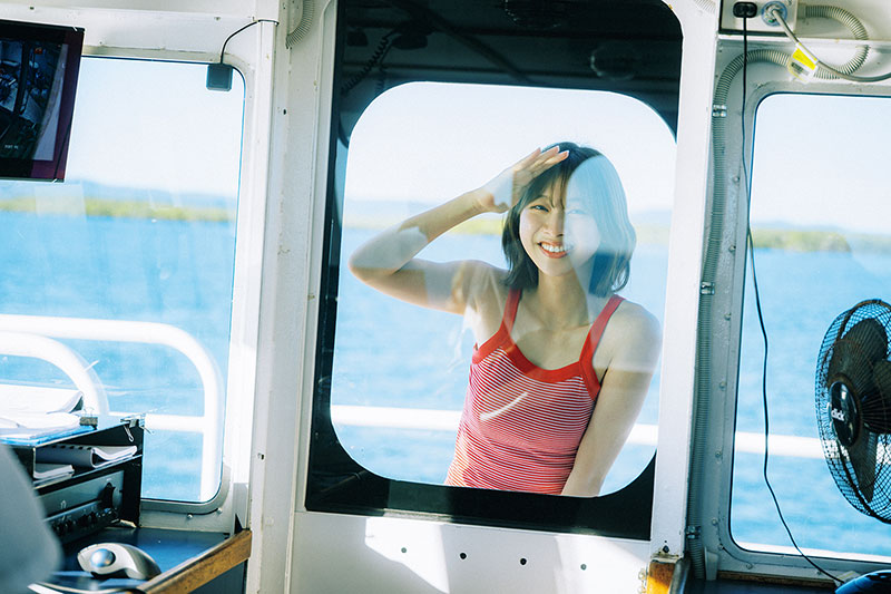 富田鈴花1st写真集『鈴花サーキット』発売記念パネル展：紀伊國屋書店新宿本店掲出