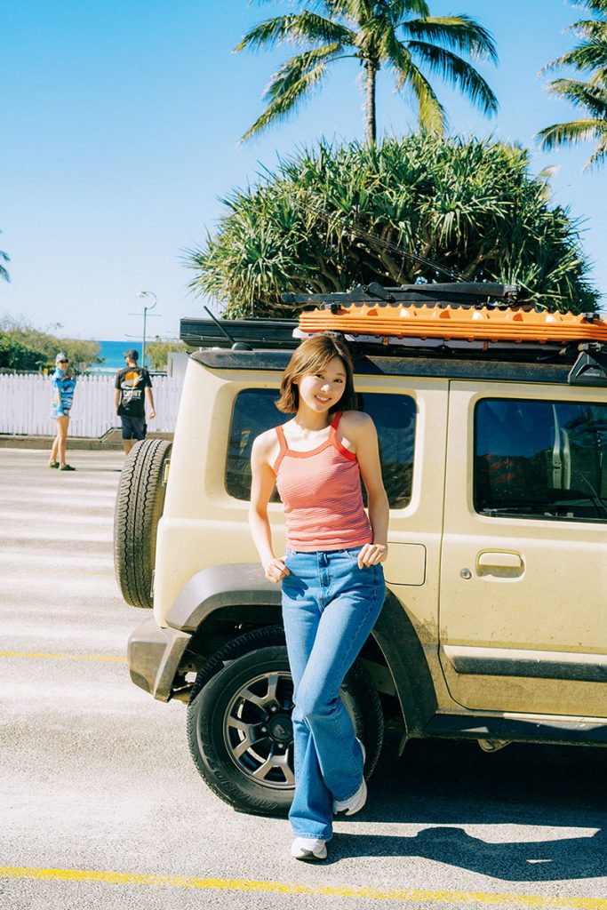 富田鈴花1st写真集『鈴花サーキット』発売記念パネル展：星野書店近鉄パッセ店掲出