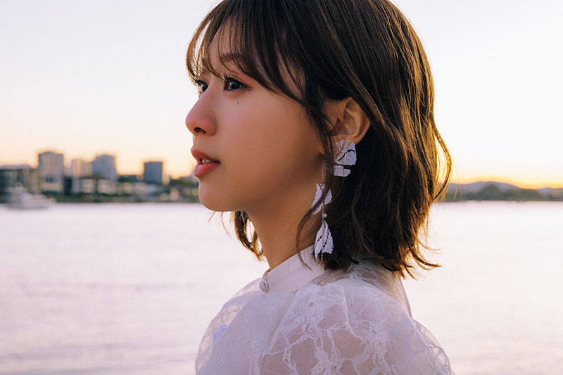 富田鈴花1st写真集『鈴花サーキット』発売記念パネル展：HMV＆BOOKS SHINSAIBASHI掲出