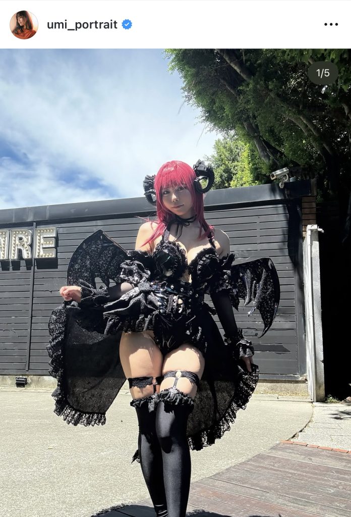 東雲うみが「台湾FF45」で見せたオリジナルのサキュバス姿を披露