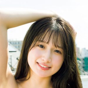 「＃よーよーよー」元メンバー貝賀琴莉、自慢のスレンダーボディーを披露