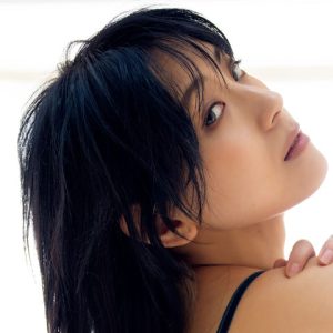 声優・DJ・コスプレイヤー…マルチに活躍する美女が魅せる大人の色香あふれるグラビア