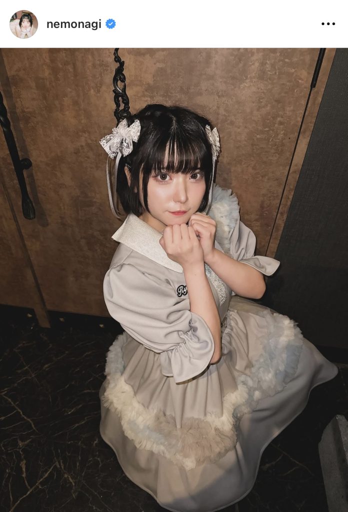 ちょこんとしゃがんだ姿があまりにもかわいらしい