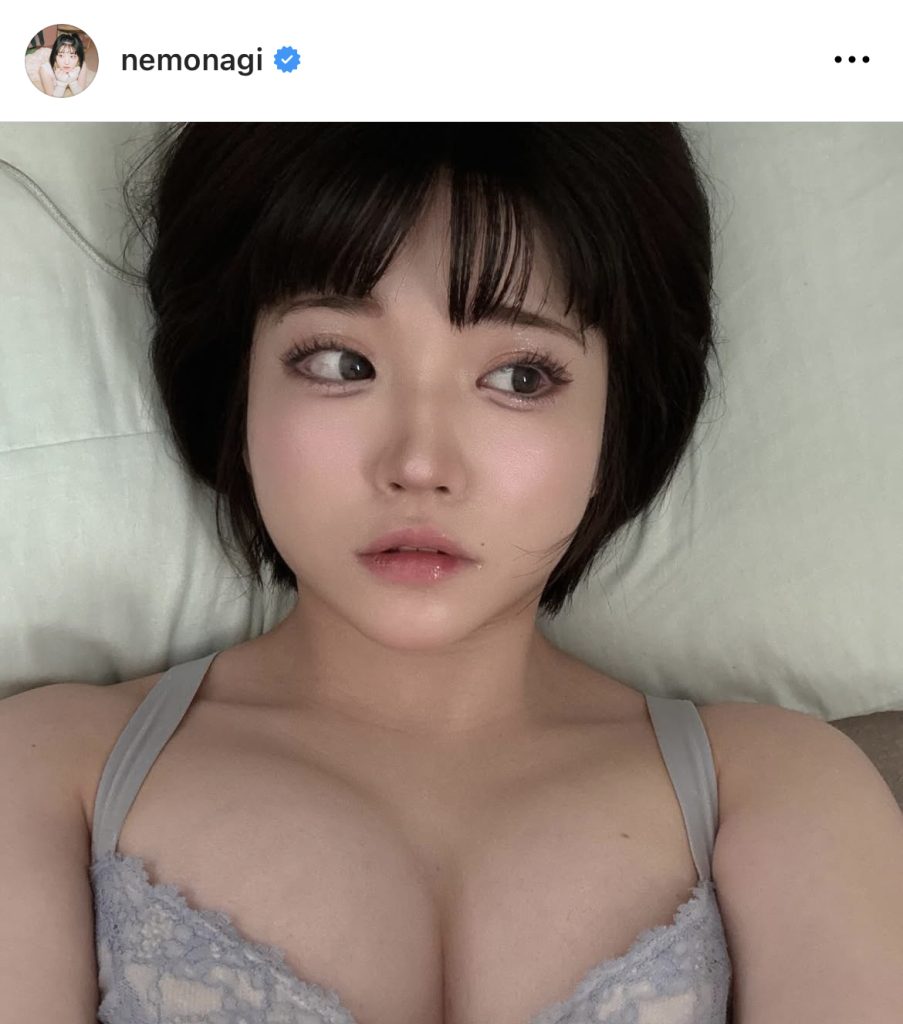 ランジェリー姿がとてもセクシー＆キュート