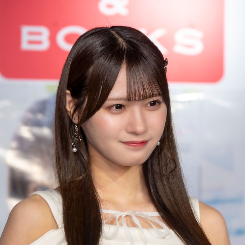 SKE48・中野愛理が1st写真集『可愛いと言って欲しい』発売記念取材会に出席