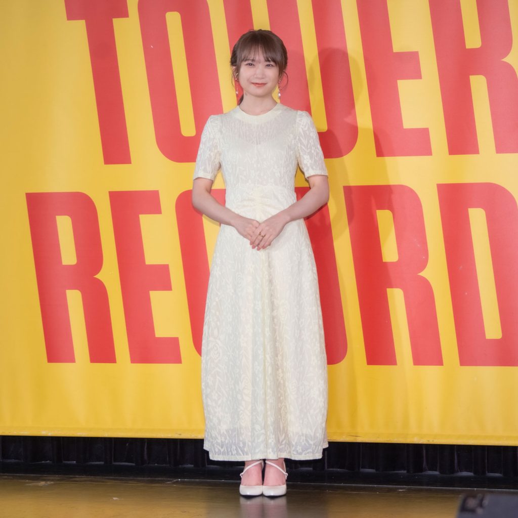 秋元真夏フォトブック『淡淡(あわあわ)』(幻冬舎)発売記念取材会より