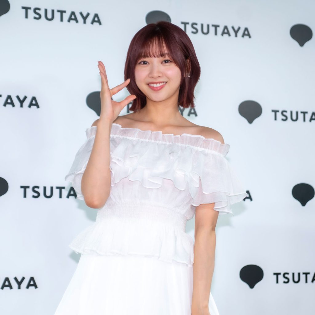 1st写真集『鈴花サーキット』発売記念取材会に出席した日向坂46・富田鈴花