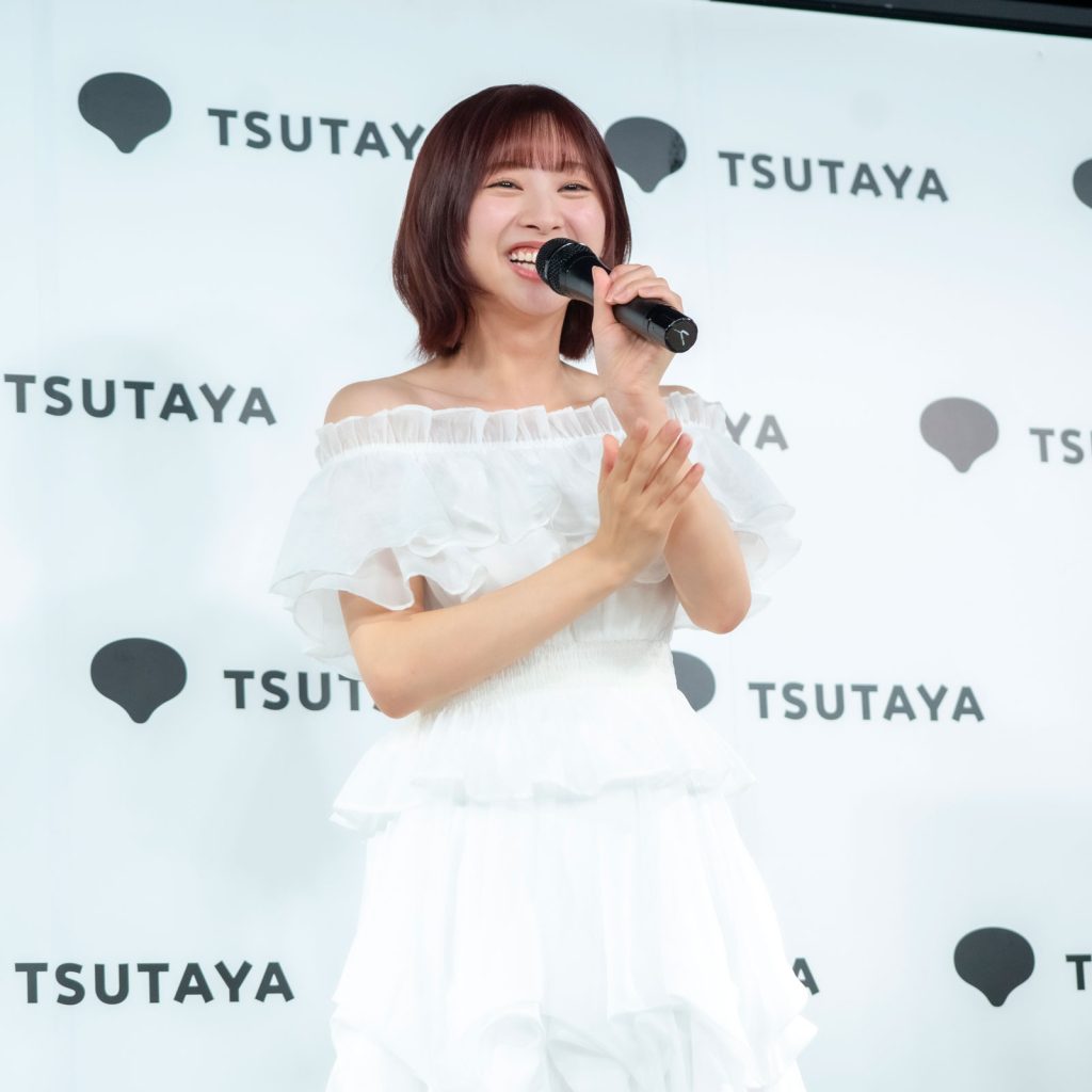 日向坂46・富田鈴花1st写真集『鈴花サーキット』発売記念取材会より