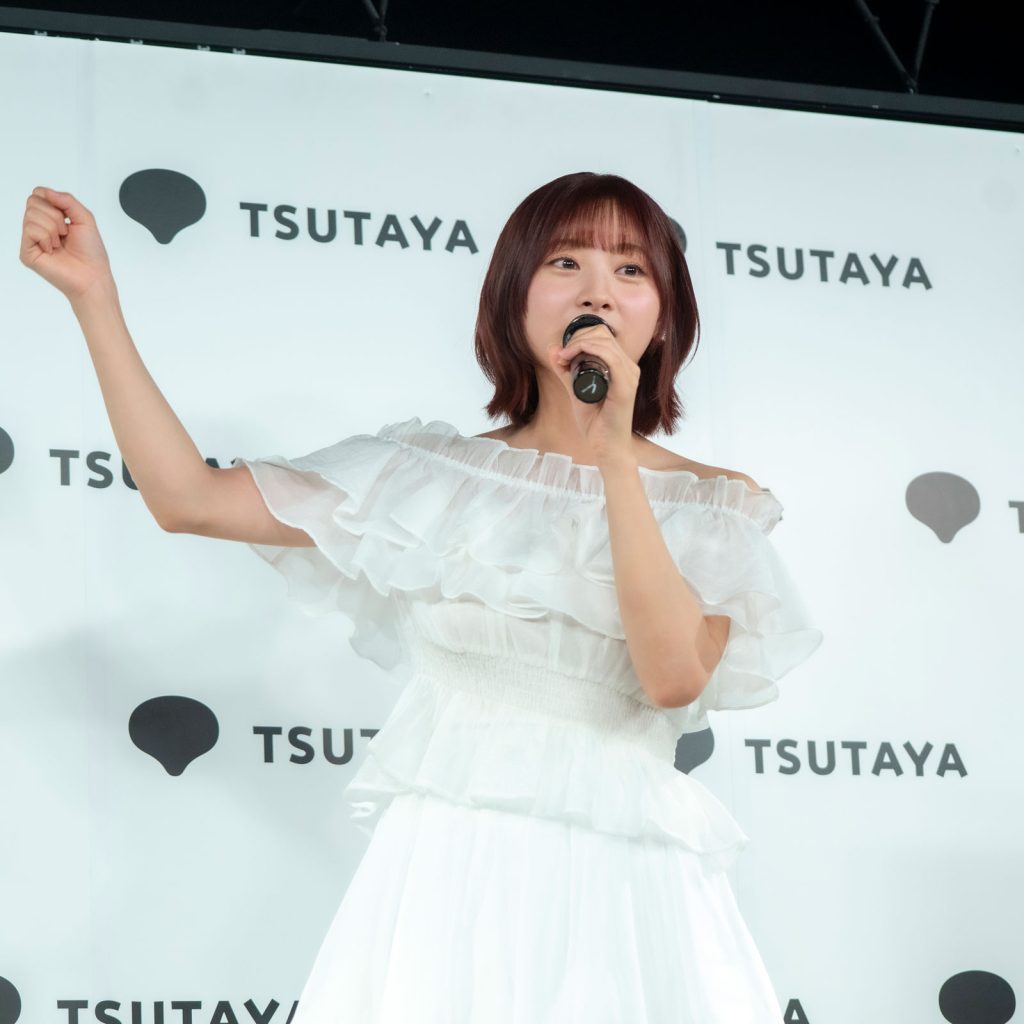 日向坂46・富田鈴花1st写真集『鈴花サーキット』発売記念取材会より